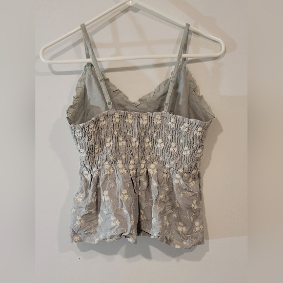 Sim & Sam | Embroidered Floral Sleevelezz crop top | Gray | Size : S NWT - Picture 4 of 4